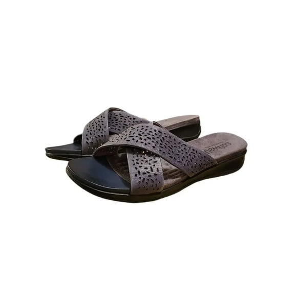 NEW SoftWalk Women's Leather Sandals Size 10.5N Gray Perforated Upper Slip-On - Picture 2 of 6